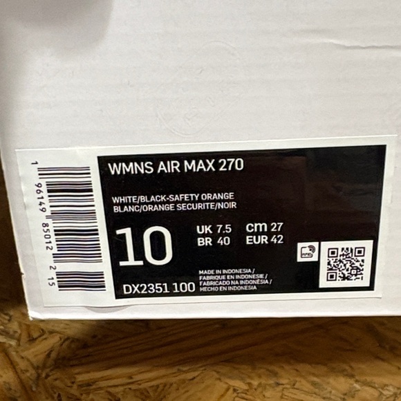Nike Air Max 270 White with Blue and Purple Accents - Picture 5 of 6